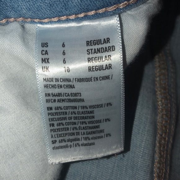 American Eagle Ripped Jeans!! - Picture 3 of 4